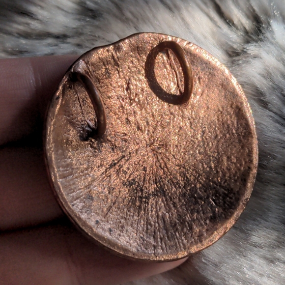 🌷Enameled Pendant - Deep Red & Cream on Bonze - Picture 2 of 4